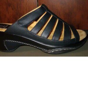 WHITE MOUNTAIN VALENCIA Clog Sandals (Size 9.5, Black) *NEW*